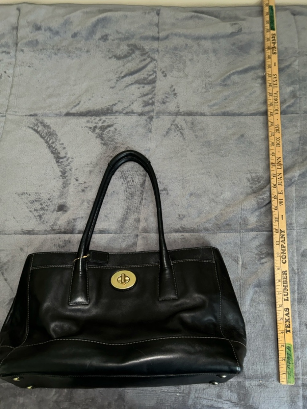 1980 vintage Coach Madeline Black Shoulder Handbag With Turn lock 11554 - Picture 7 of 8
